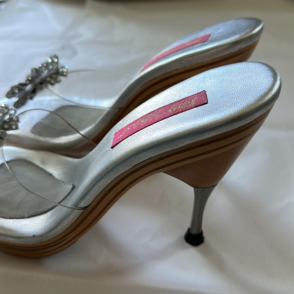 Betsey Johnson Silver Heels - Picture 4 of 7